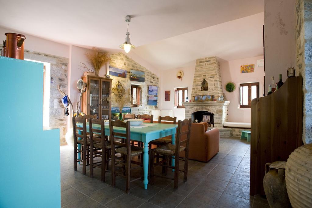 Benos Tower Villa Tsikkalia Bagian luar foto