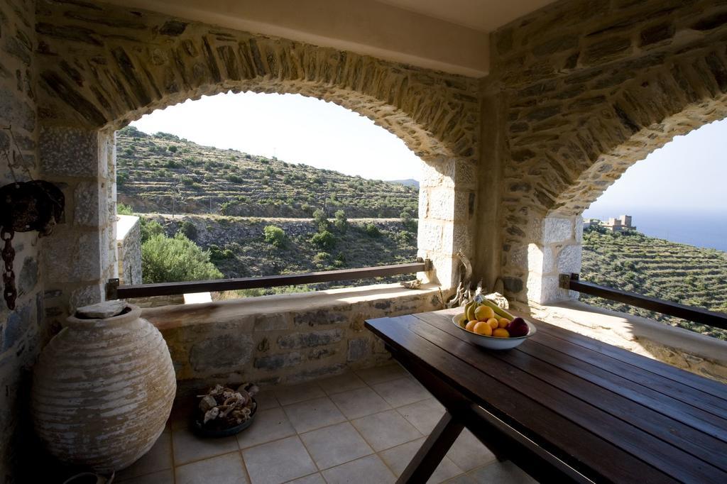Benos Tower Villa Tsikkalia Bagian luar foto